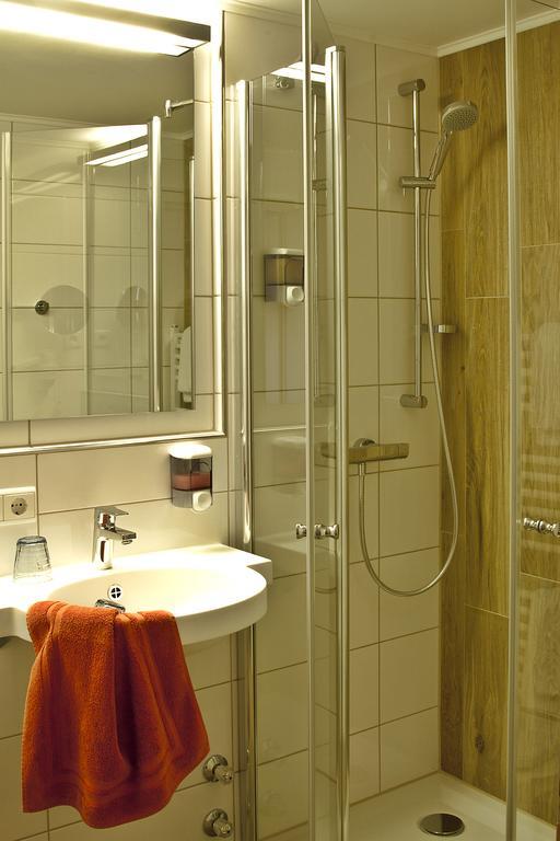 Gasthof - Hotel Zum Loewen Schwabthal Экстерьер фото
